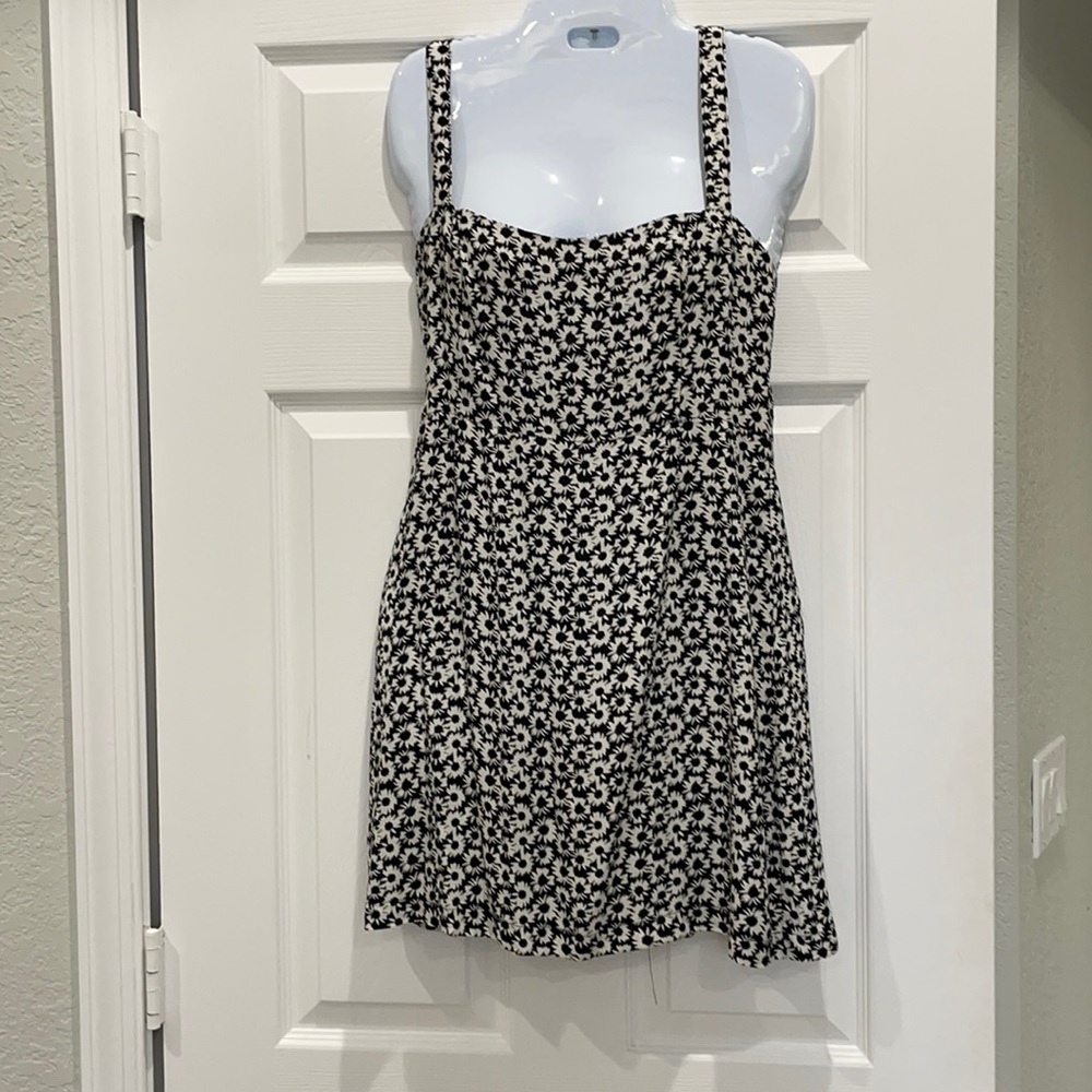Daisy print mini dress size small